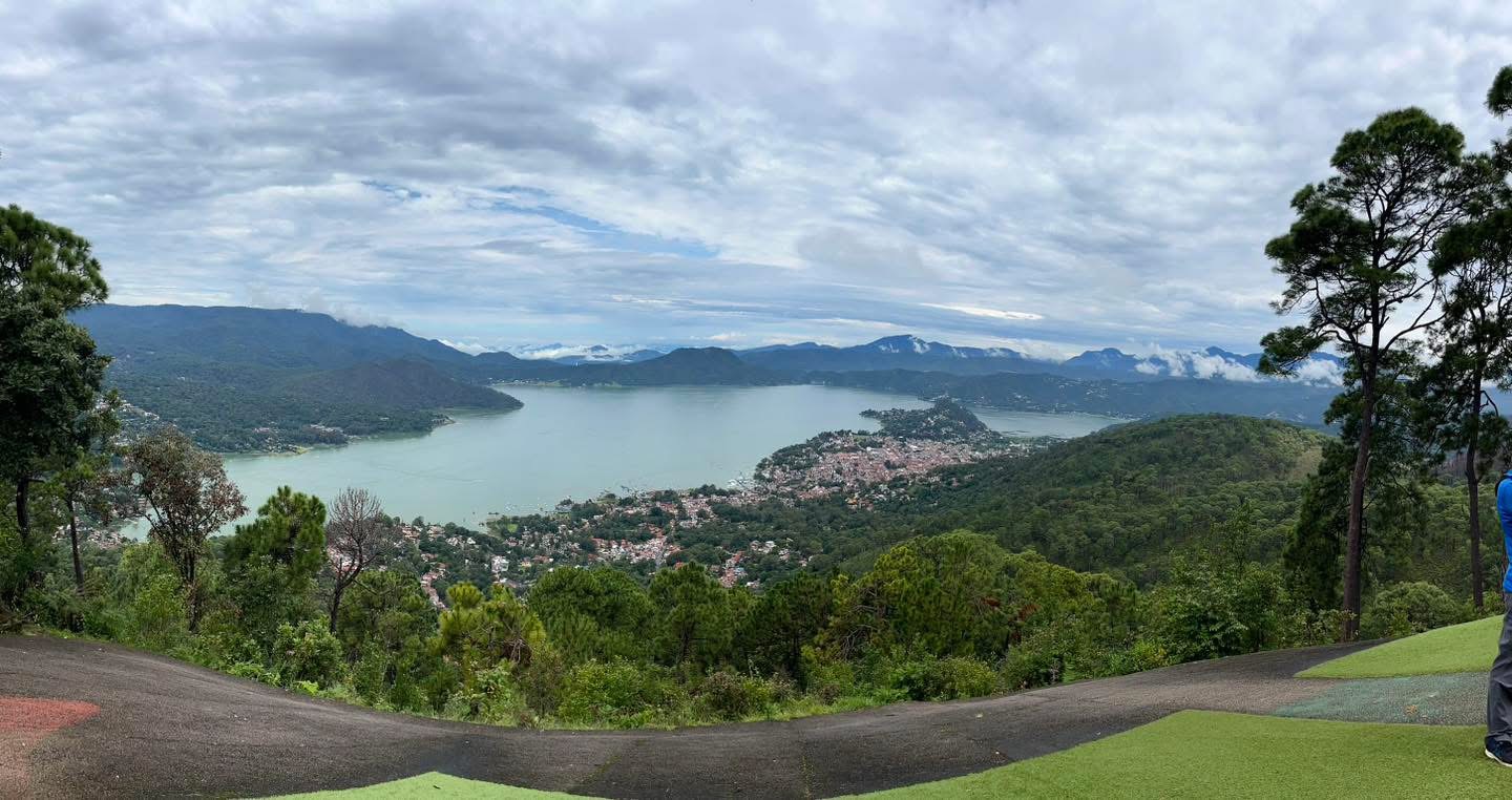 Panorámica del lago de Valle de Bravo
